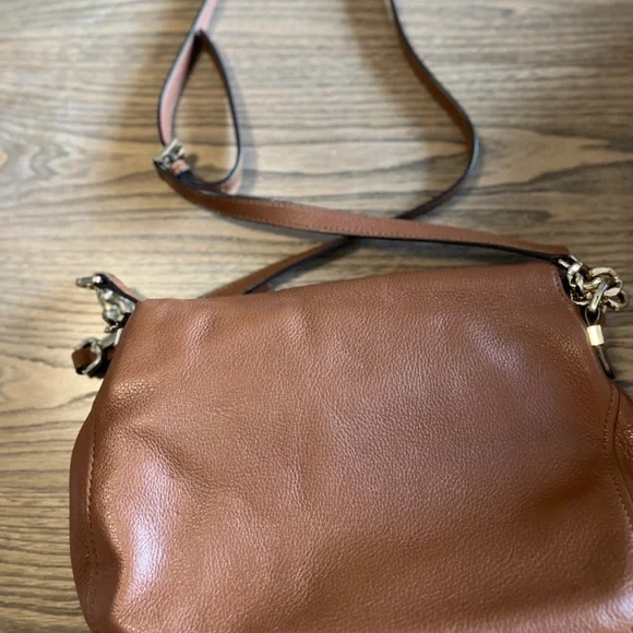 Michael Kors medium size brown leather crossbody or shoulder. Good conditions - Picture 4 of 6